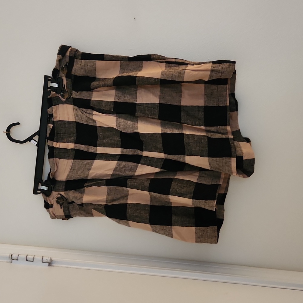Buffalo checked linen shorts